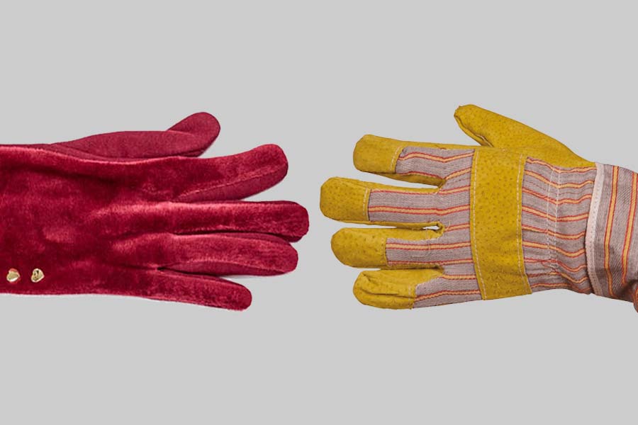 Fluwelen handschoenen of stoere werkhandschoenen?